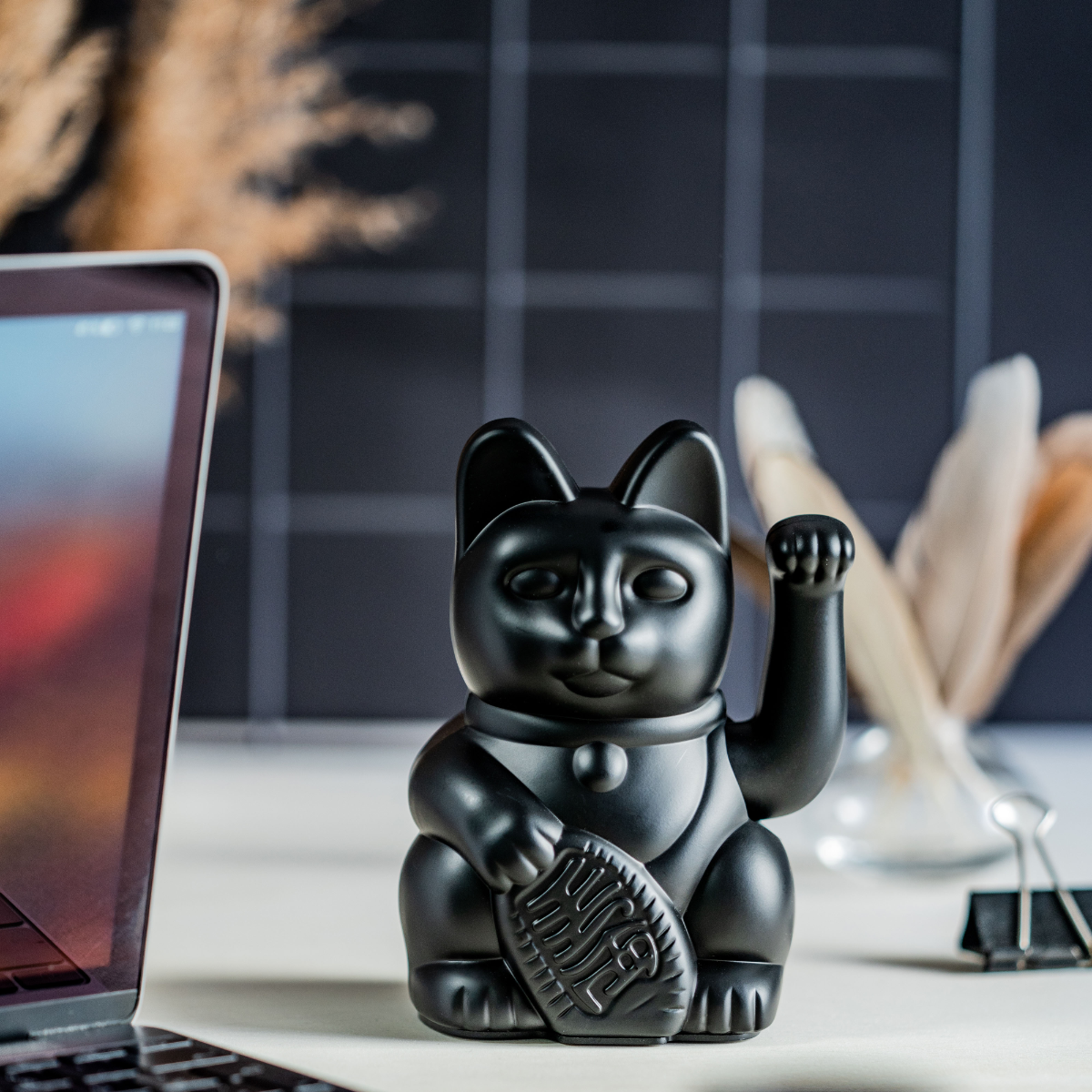 Lucky Cat Classic - Black
